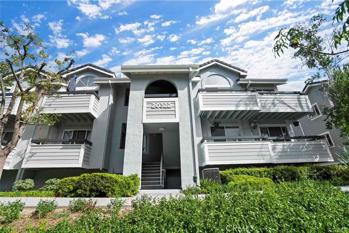 20322 Rue Crevier 626, Canyon Country, CA 91351 — photo 1 of 44