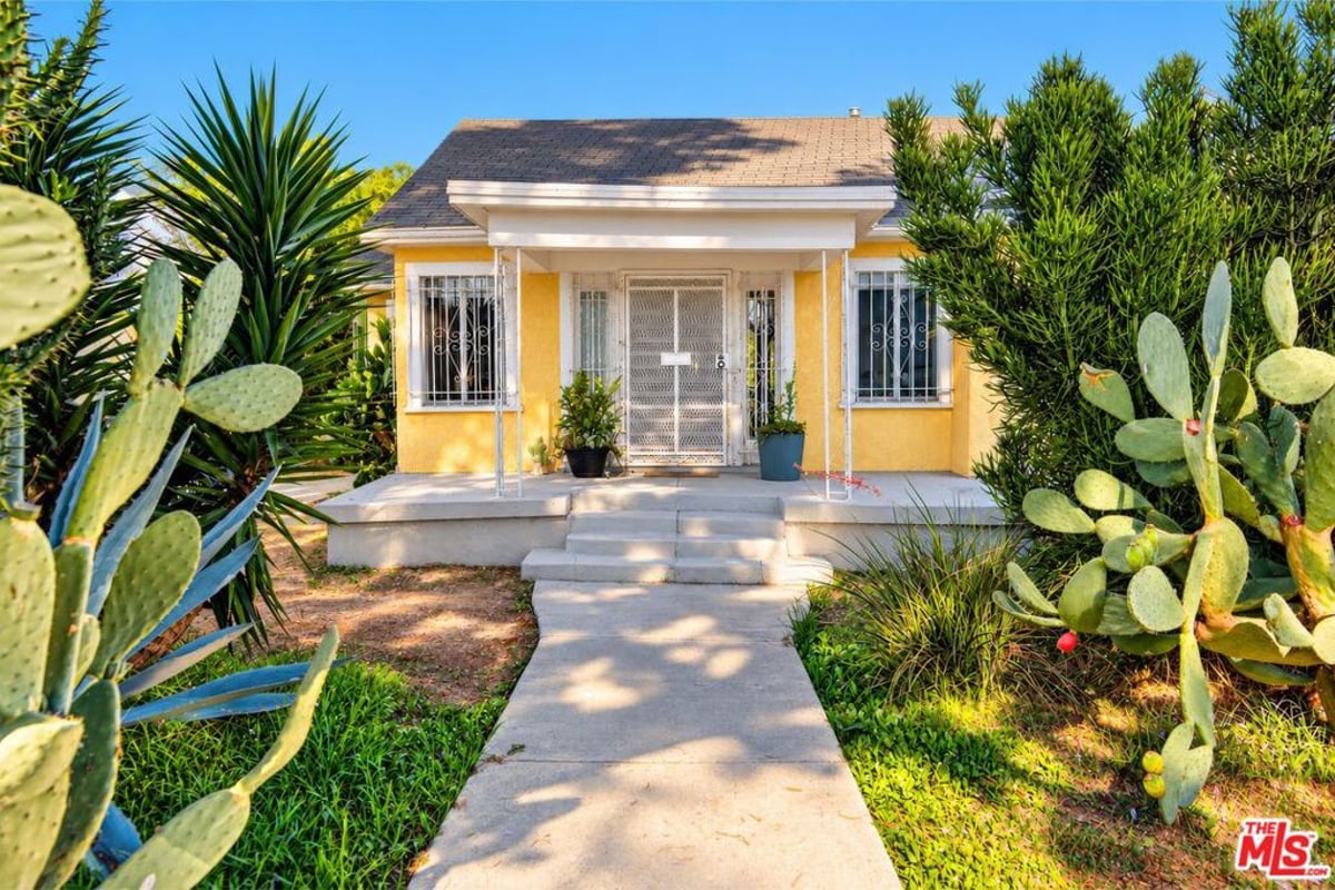 2753 S Rimpau Boulevard, Los Angeles, CA 90016 — photo 1 of 34