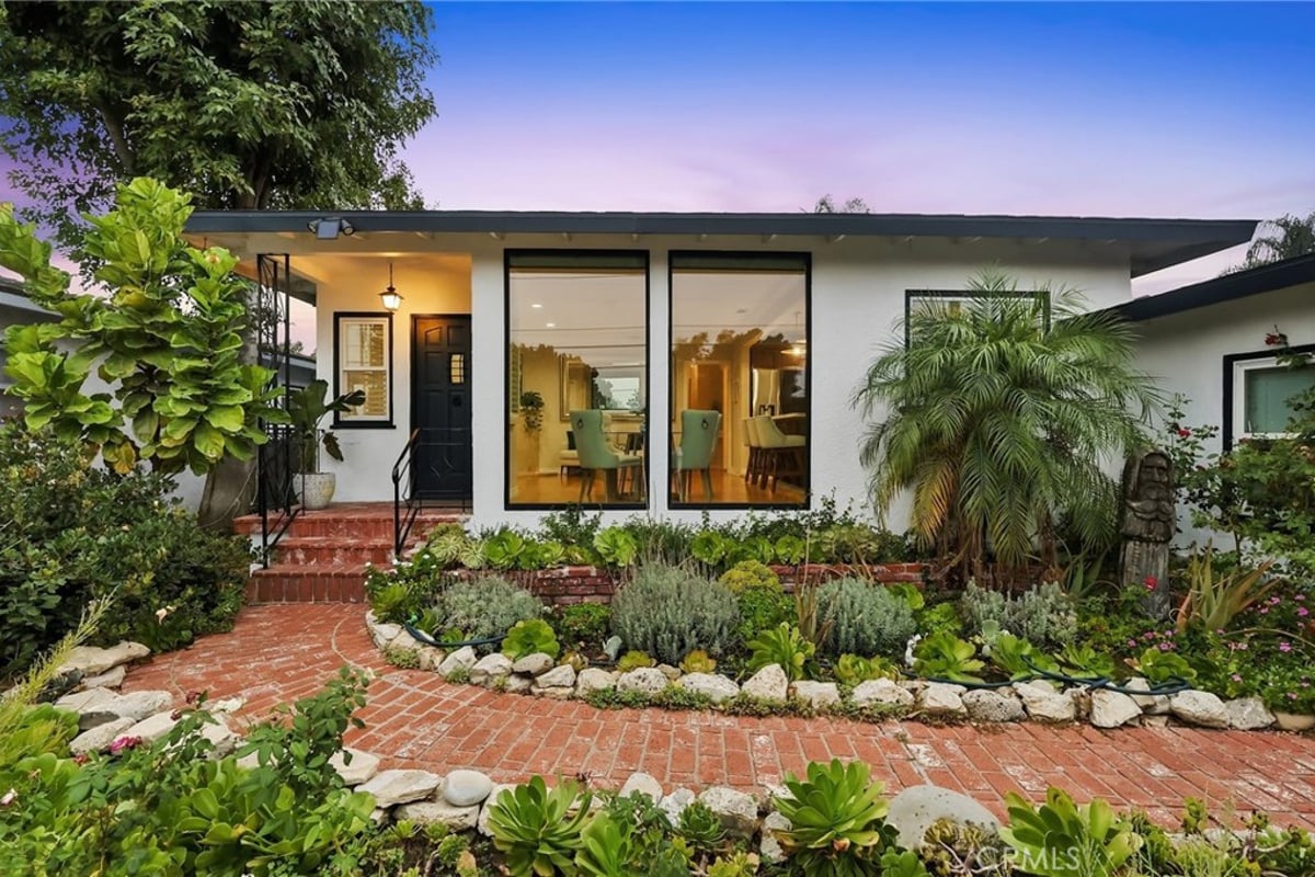 211 N Western Avenue, San Pedro, CA 90732 — photo 1 of 61
