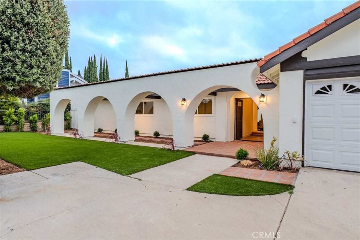 8018 Winnetka Avenue, Winnetka, CA 91306 — photo 1 of 29