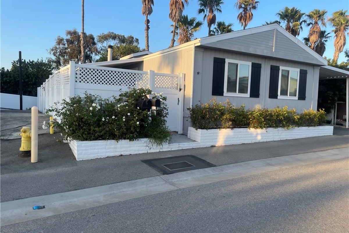 6233 E Sea Breeze Drive 17, Long Beach, CA 90803 — photo 1 of 36
