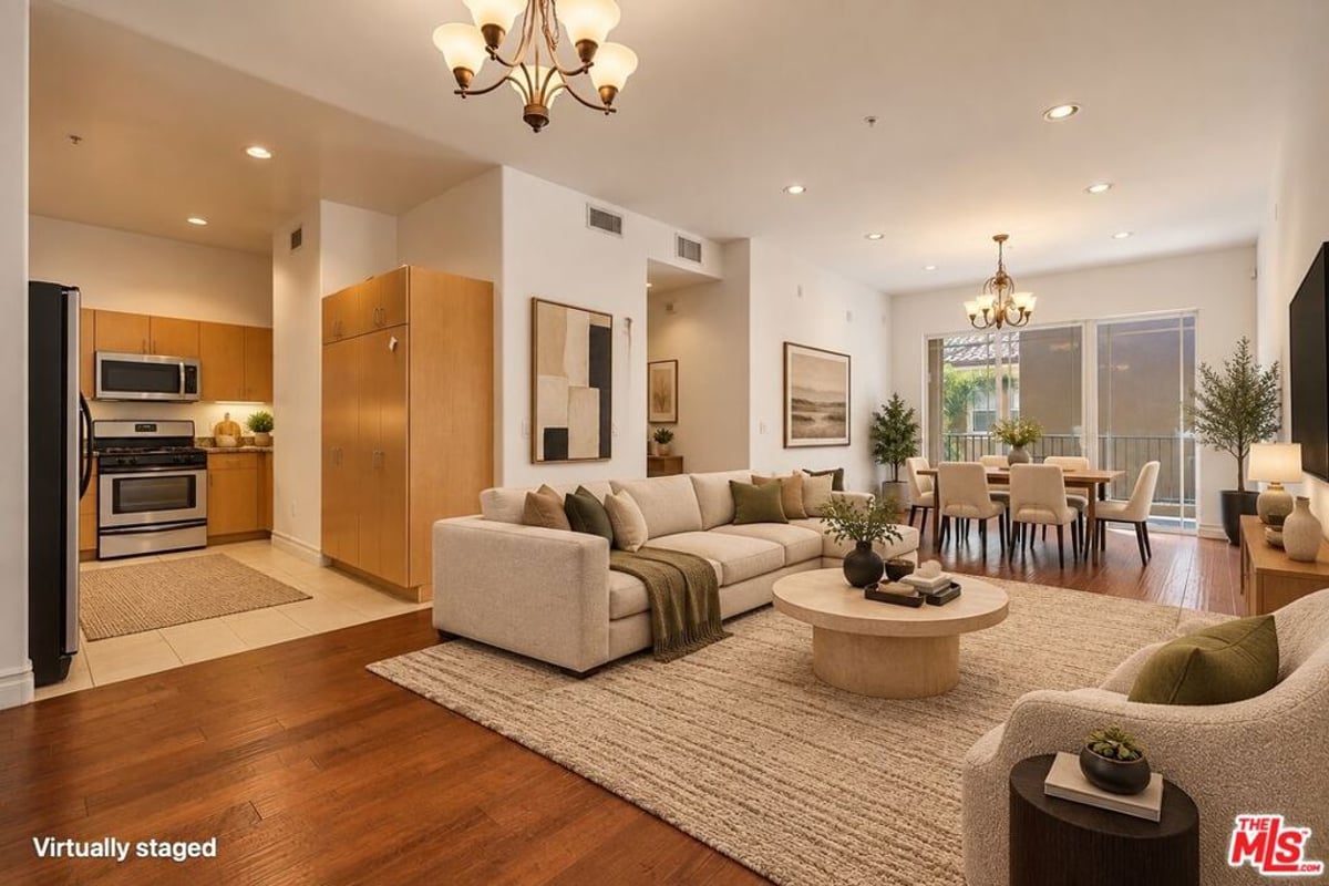 917 S New Hampshire Avenue 414, Los Angeles, CA 90006 — photo 1 of 41