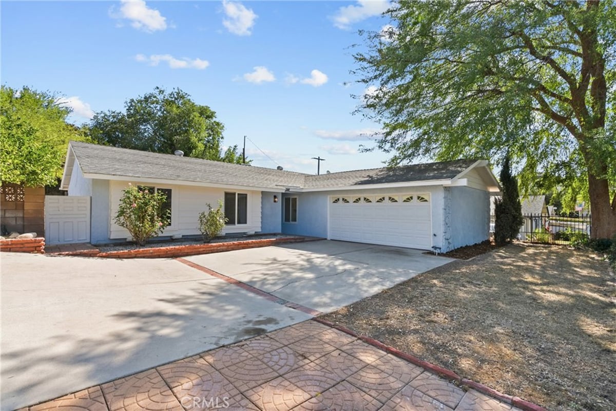 24716 Fain, Newhall, CA 91321 — photo 1 of 43