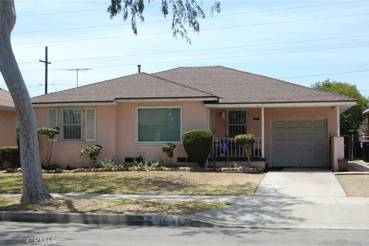 13009 Stanford, Los Angeles, CA 90059 — photo 1 of 2