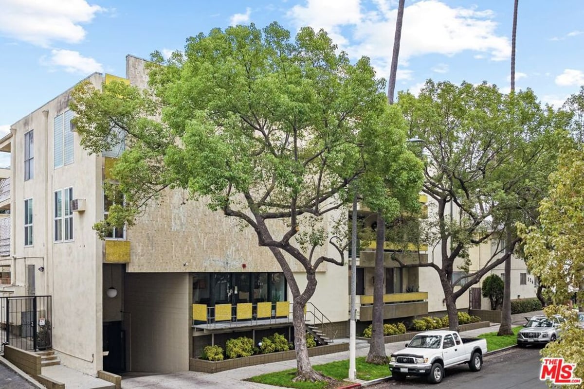 320 S Gramercy Place 105, Los Angeles, CA 90020 — photo 1 of 22