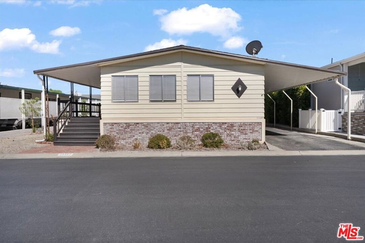 21317 Blue Curl Way 230, Canyon Country, CA 91351 — photo 1 of 26