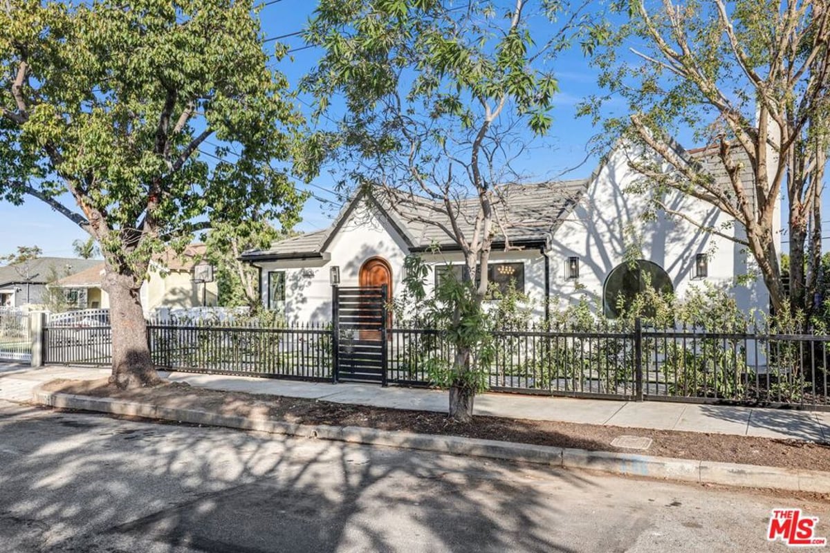 11404 Biona Drive, Los Angeles, CA 90066 — photo 1 of 35