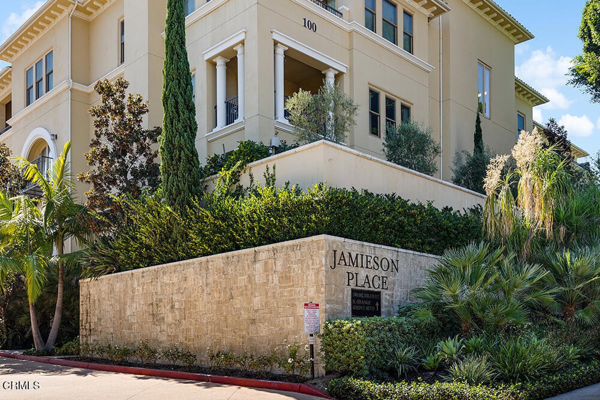 110 S Orange Grove Boulevard 106, Pasadena, CA 91105 — photo 1 of 41
