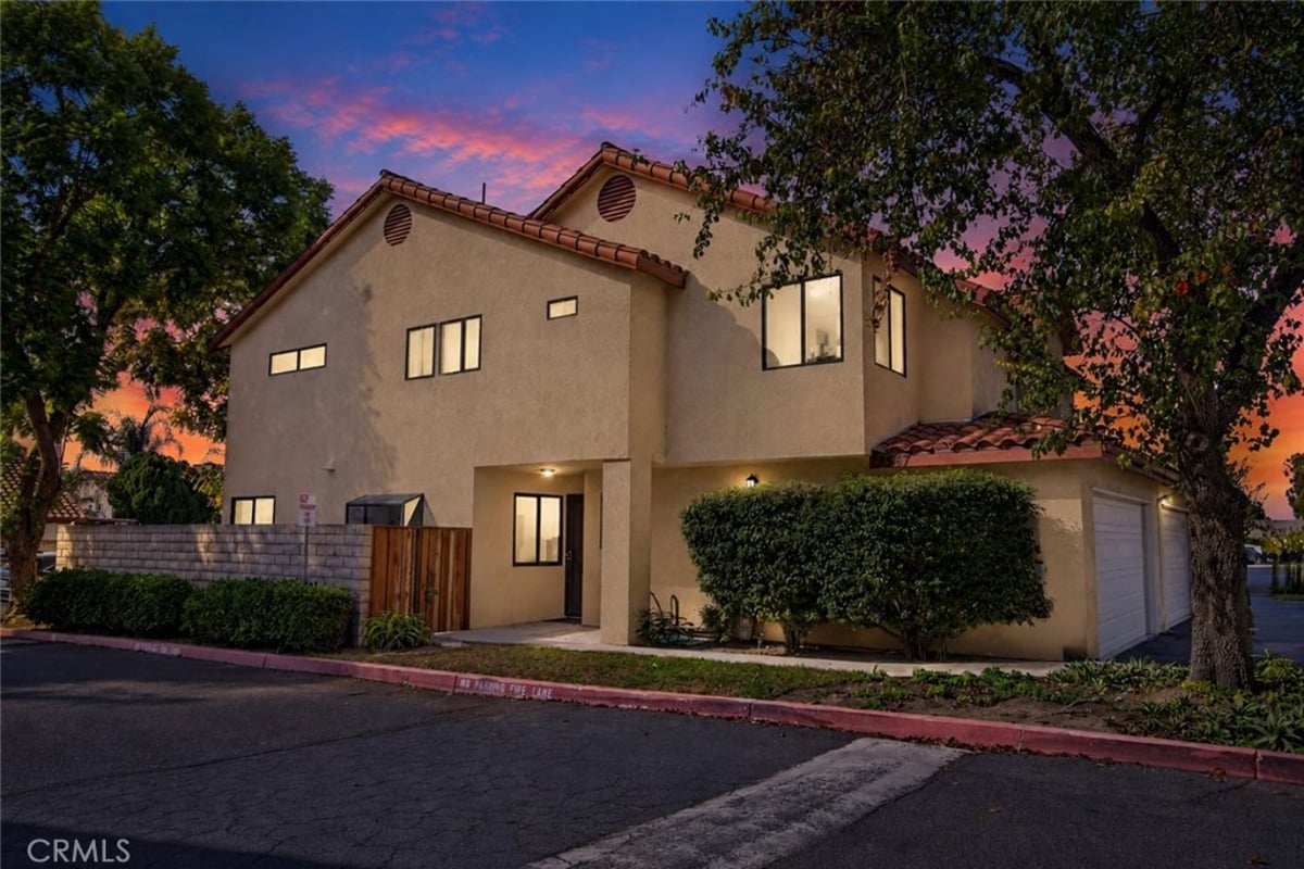 2567 Chandler Avenue, Simi Valley, CA 93065 — photo 1 of 47
