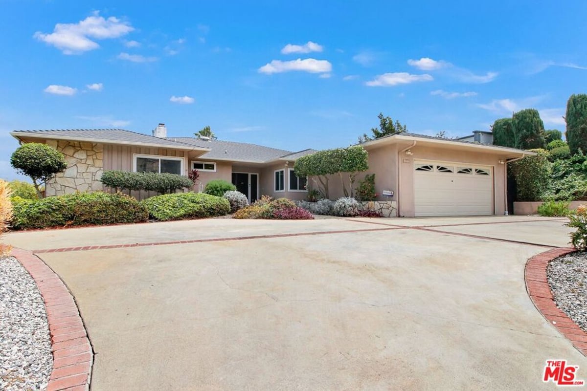 4152 Terraza Drive, Los Angeles, CA 90008 — photo 1 of 24