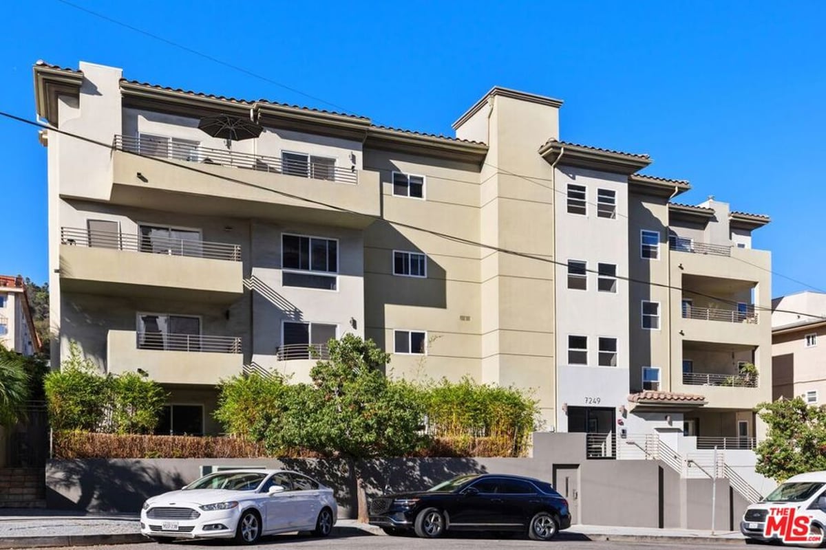 7249 Franklin Avenue 401, Los Angeles, CA 90046 — photo 1 of 23