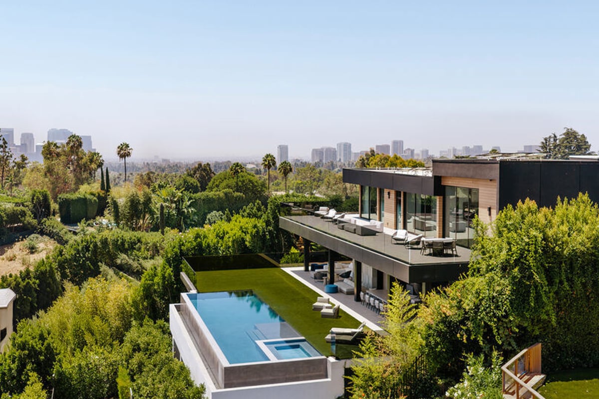 1140 Summit Drive, Beverly Hills, CA 90210 — photo 1 of 29