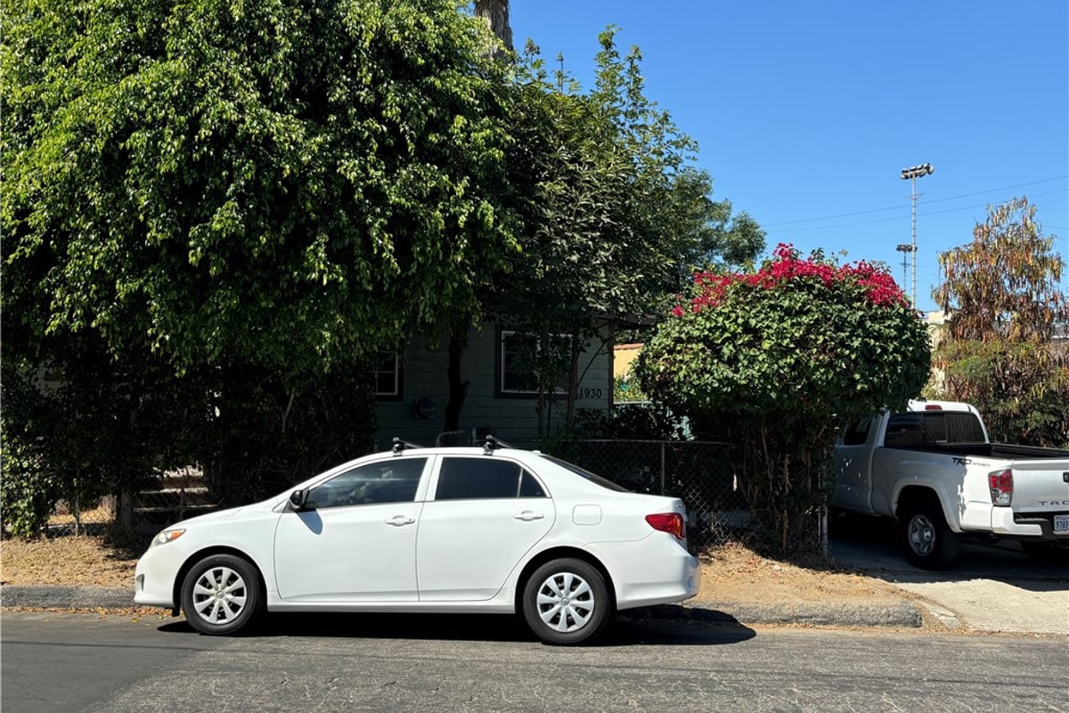 1930 Blake, Los Angeles, CA 90039 — photo 1 of 8