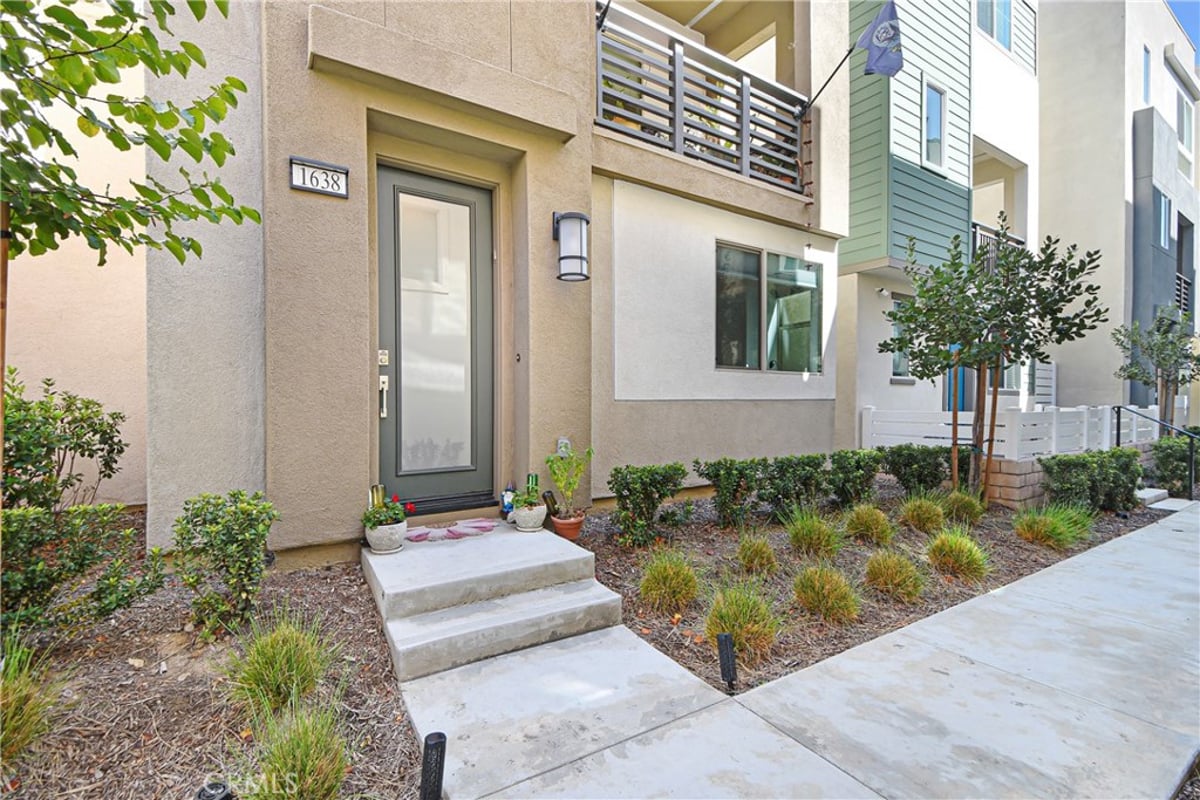 1638 Hornet, San Pedro, CA 90732 — photo 1 of 19