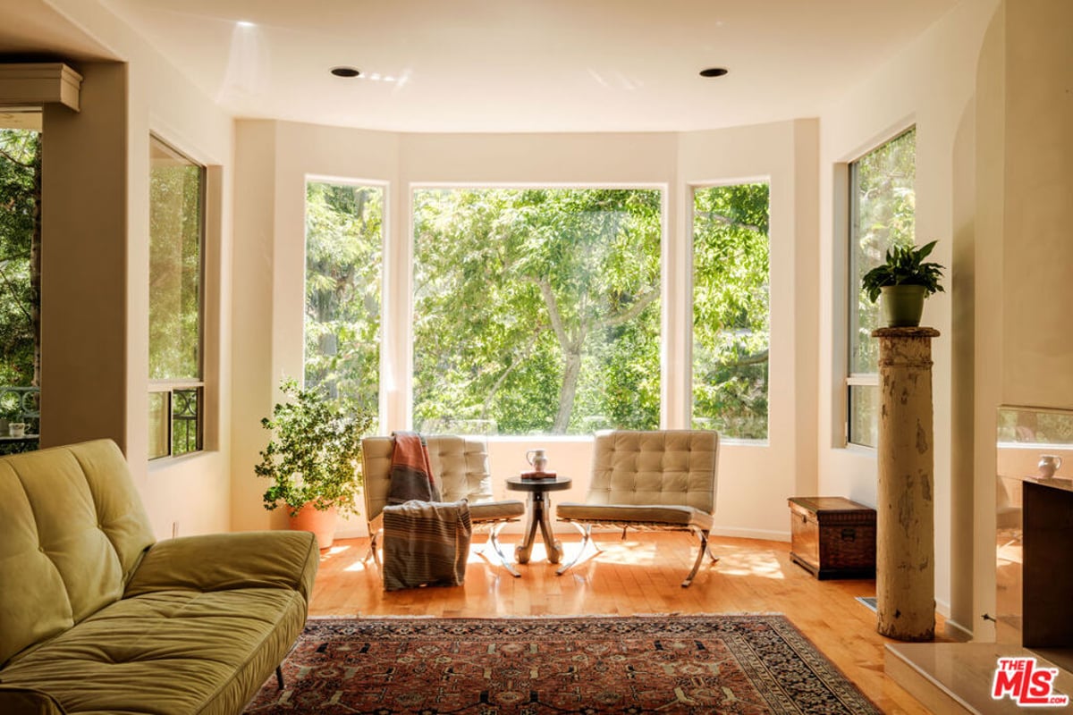 10055 Reevesbury Drive, Beverly Hills, CA 90210 — photo 1 of 39