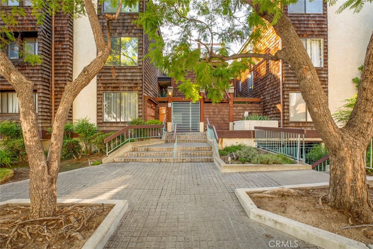 301 N Belmont Street 308, Glendale, CA 91206 — photo 1 of 19