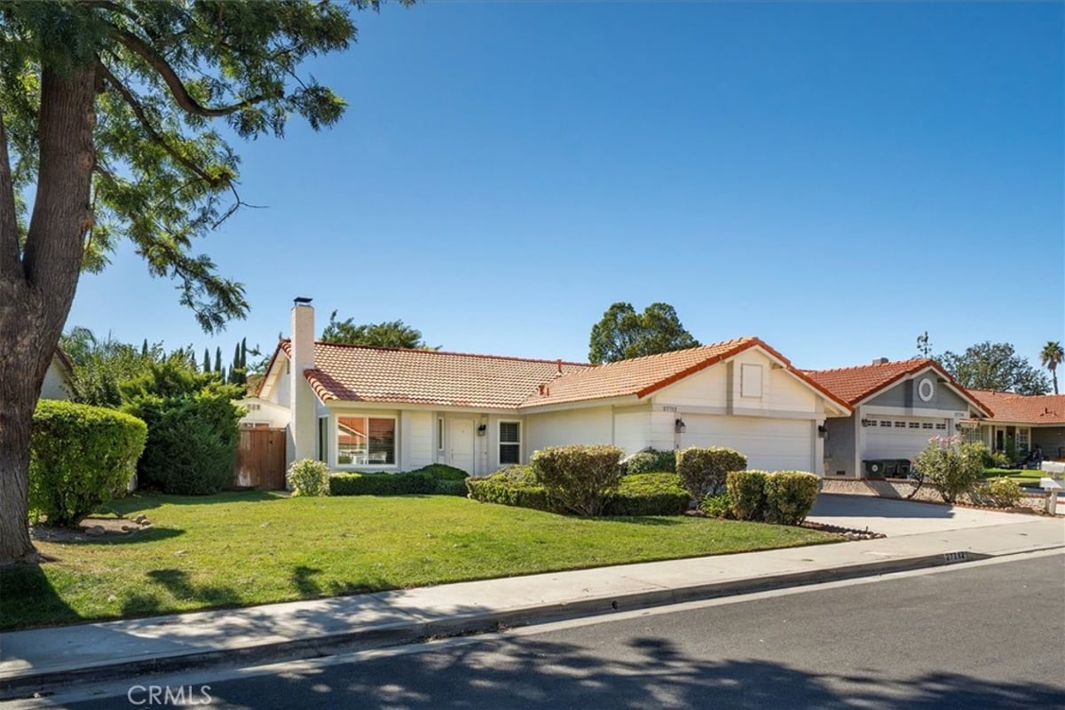 27712 Wakefield Rd., Castaic, CA 91384 — photo 1 of 31