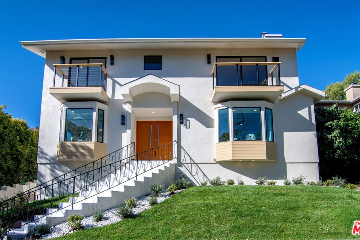 2201 Hillsboro Avenue, Los Angeles, CA 90034 — photo 1 of 29