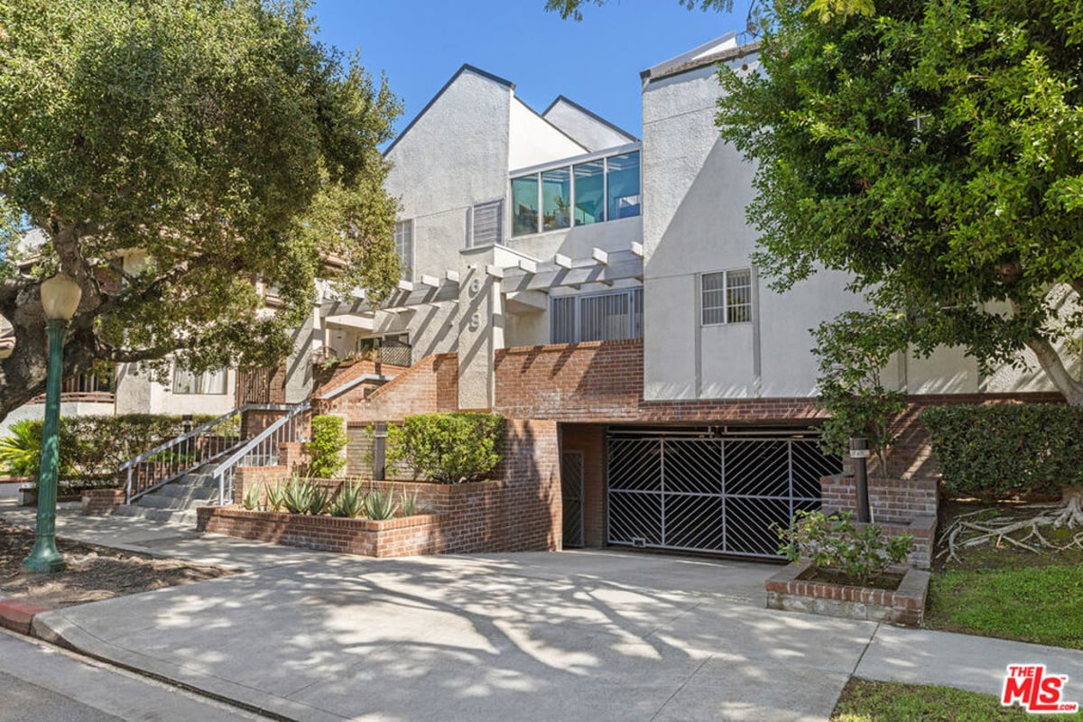 618 N Howard Street 221, Glendale, CA 91206 — photo 1 of 18