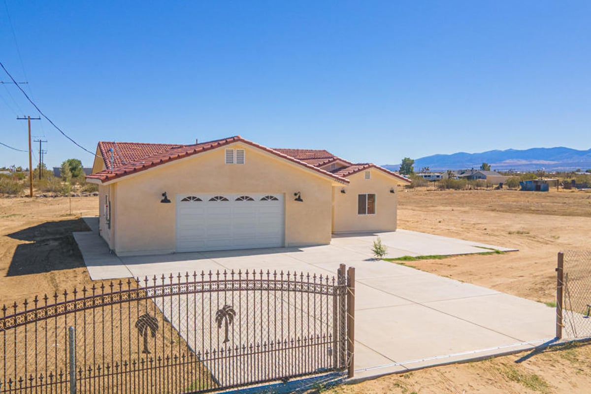 37660 115th Street E, Littlerock, CA 93543 — photo 1 of 29