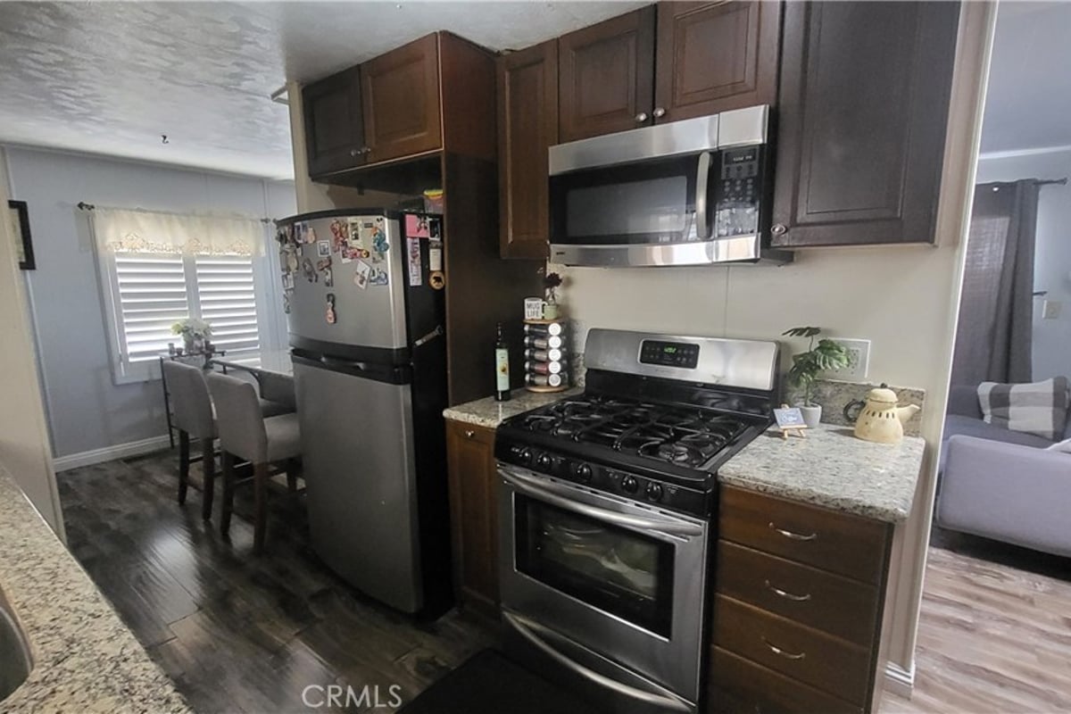 20652 Lassen Street 114, Chatsworth, CA 91311 — photo 1 of 2