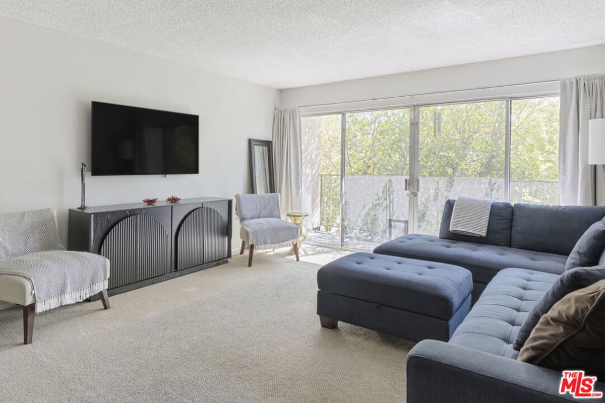 6771 Springpark Avenue 102A, Los Angeles, CA 90056 — photo 1 of 28