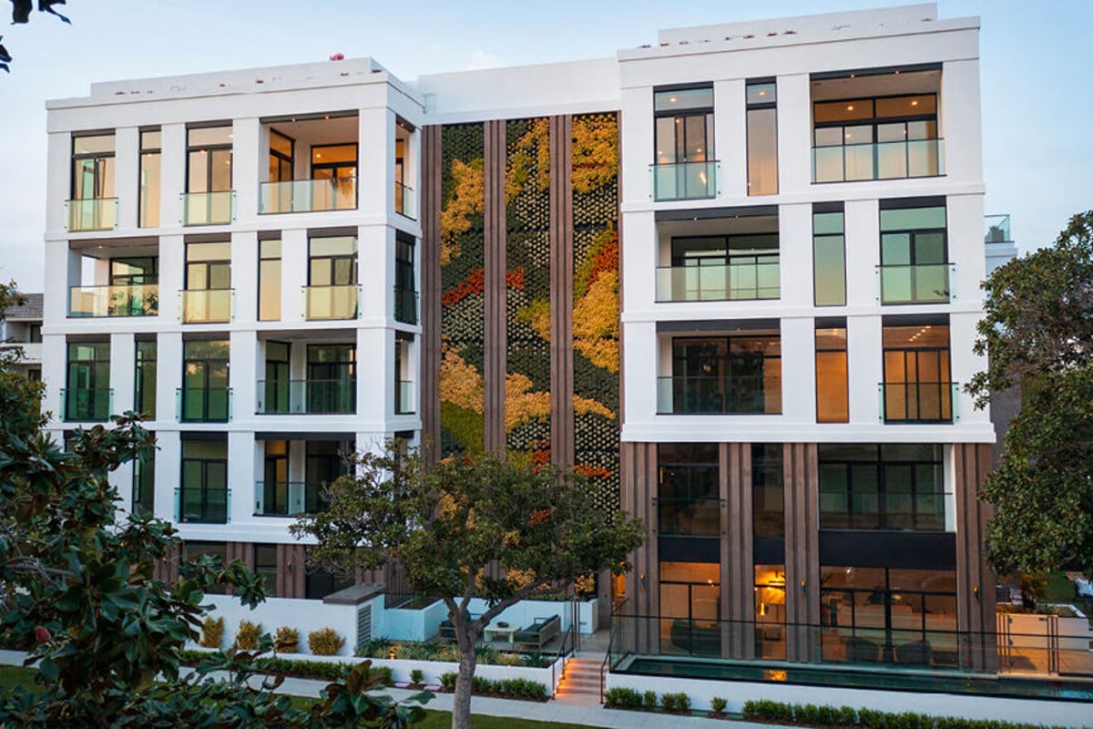 425 N Palm Drive 504, Beverly Hills, CA 90210 — photo 1 of 1