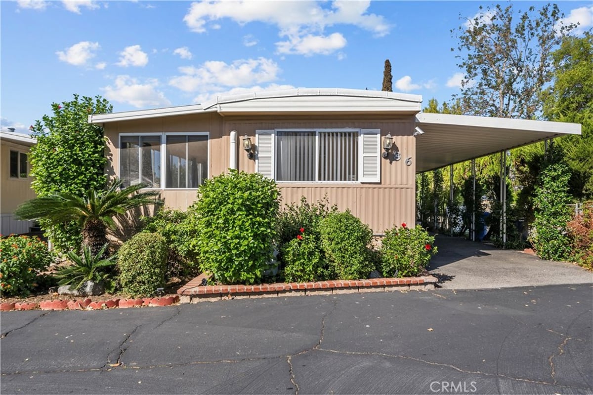 1550 Rory 86, Simi Valley, CA 93063 — photo 1 of 43