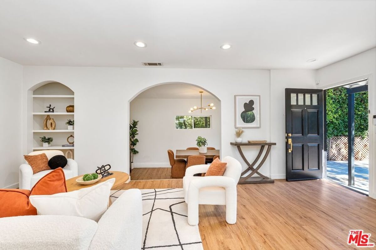 3917 Beethoven Street, Los Angeles, CA 90066 — photo 1 of 17
