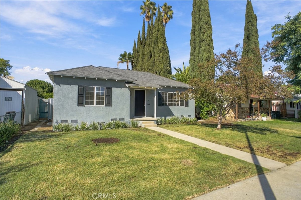 2211 W Verdugo, Burbank, CA 91506 — photo 1 of 15