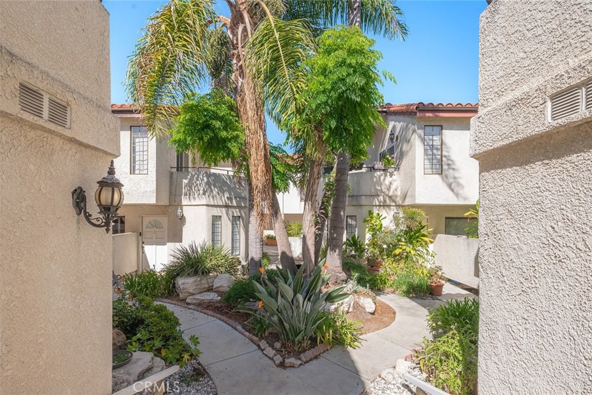 4021 W 182nd H, Torrance, CA 90504 — photo 1 of 8
