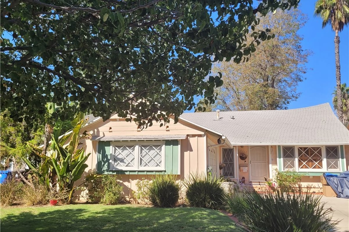 14137 Wyandotte, Van Nuys, CA 91405 — photo 1 of 7