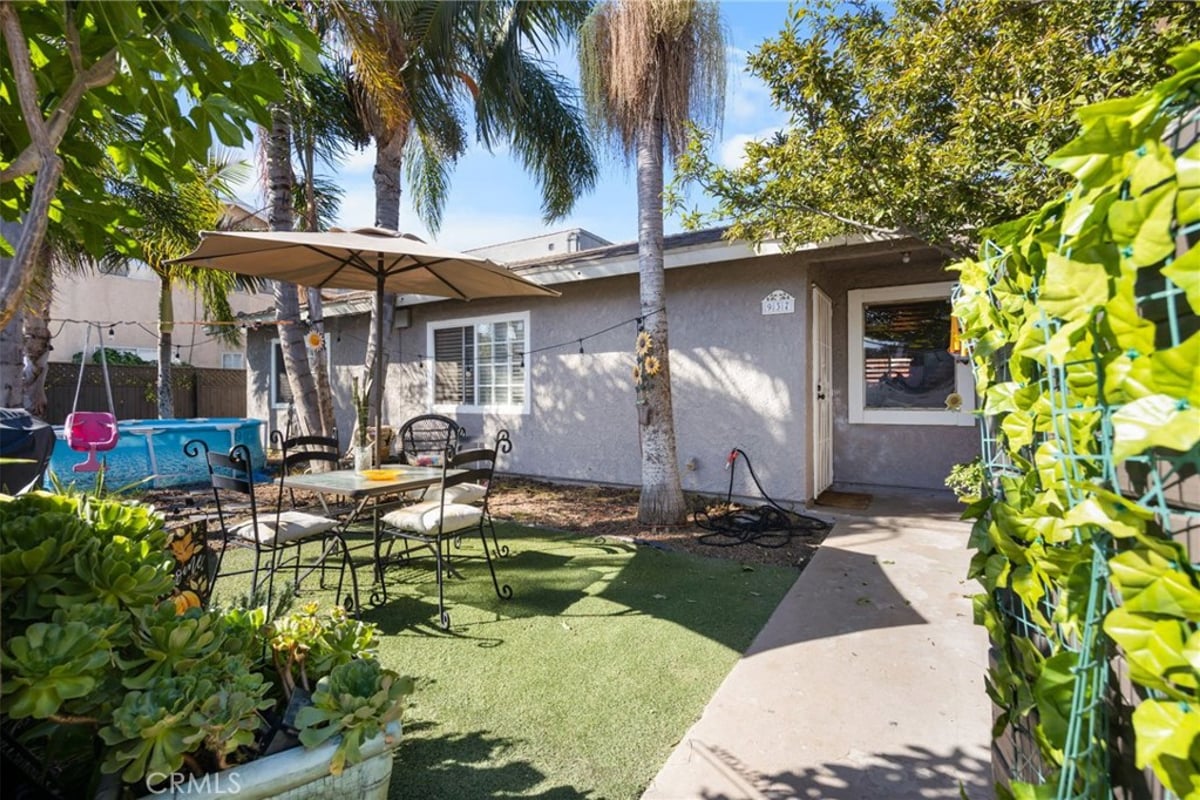 937 Martin Luther King Jr. Ave, Long Beach, CA 90813 — photo 1 of 36