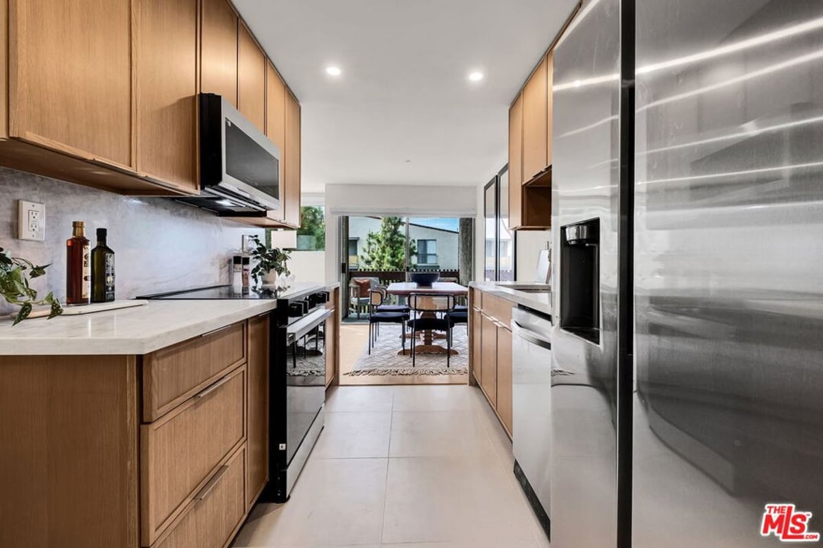 6050 Canterbury Drive E313, Culver City, CA 90230 — photo 1 of 37