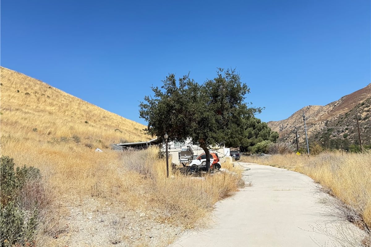 11561 Soledad Canyon, Agua Dulce, CA 91390 — photo 1 of 5