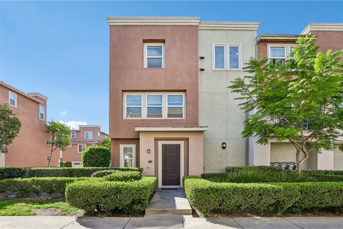 500 N Willowbrook K-8, Compton, CA 90220 — photo 1 of 32