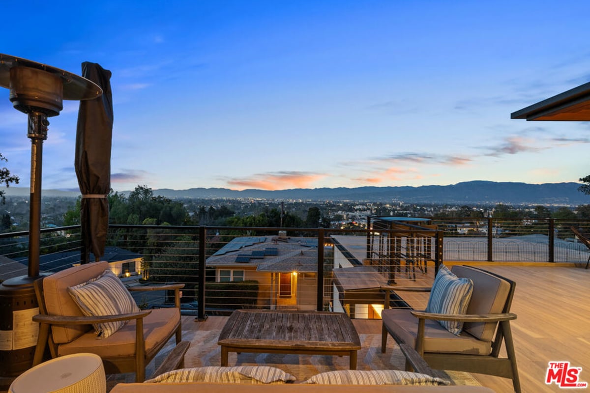 11358 Hendley Drive, Studio City, CA 91604 — photo 1 of 23