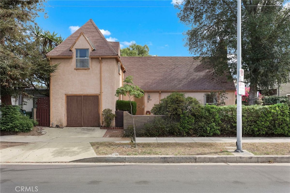 2020 S Gramercy, Los Angeles, CA 90018 — photo 1 of 44