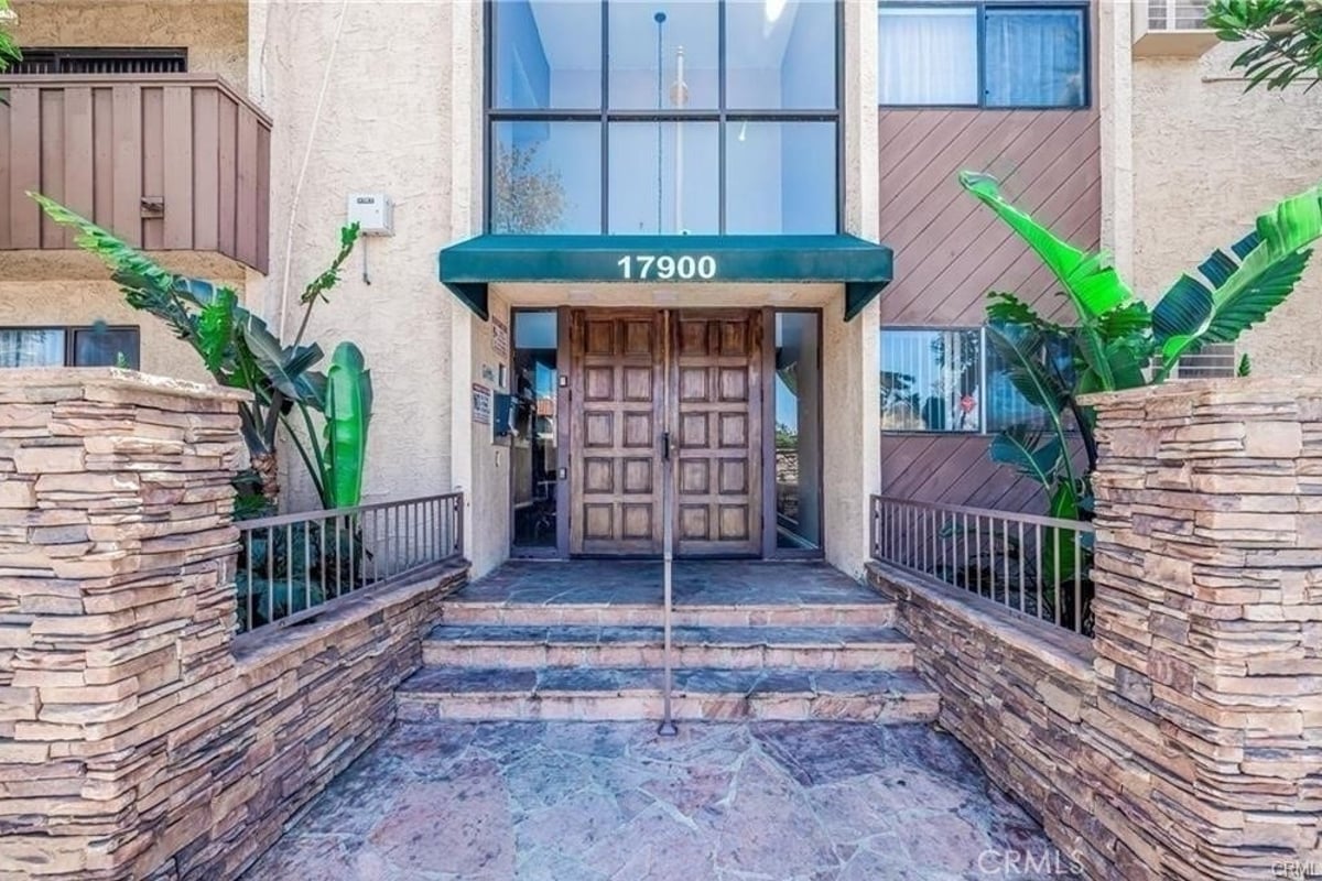 17900 Sherman 504, Reseda, CA 91335 — photo 1 of 11