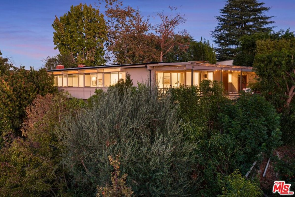 11526 Laurelcrest Drive, Studio City, CA 91604 — photo 1 of 35