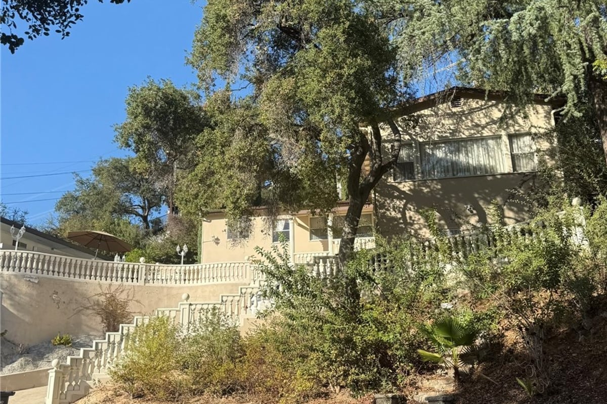 3100 Charing Cross Rd, Glendale, CA 91206 — photo 1 of 44