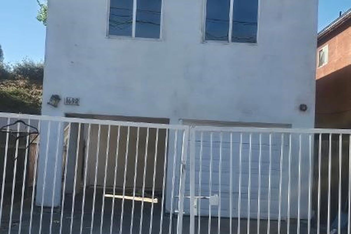 1632 E Imperial Hwy E, Los Angeles, CA 90059 — photo 1 of 8