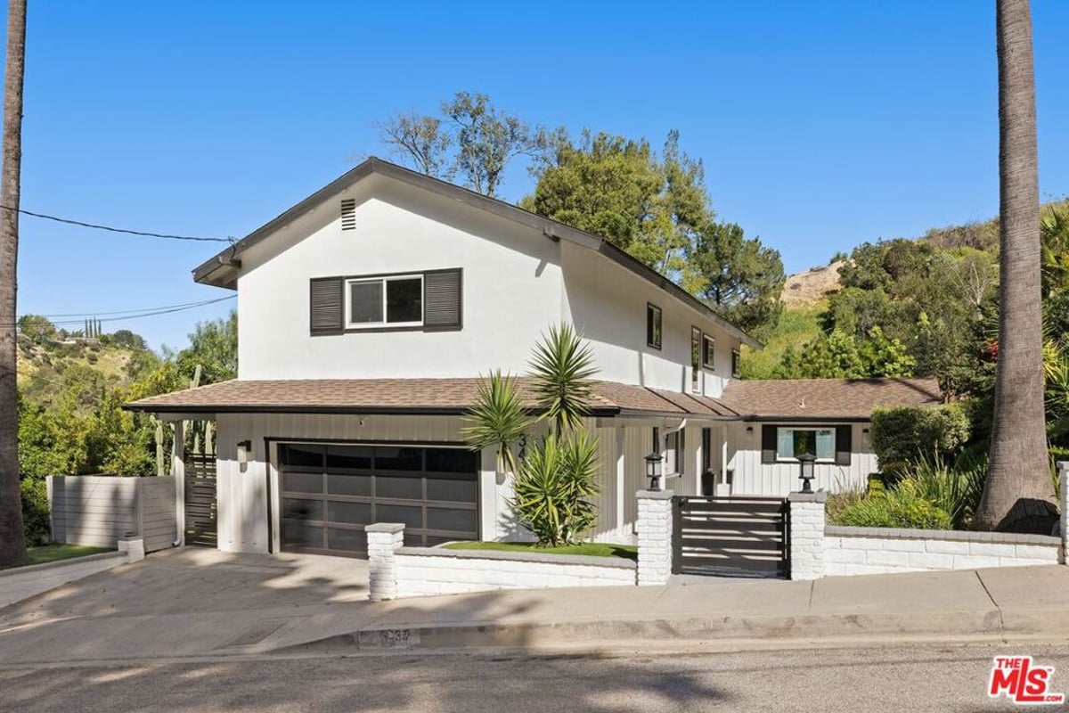 3430 Loadstone Drive, Los Angeles, CA 91403 — photo 1 of 17