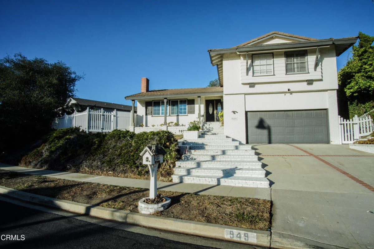 949 Calle Ruiz, Thousand Oaks, CA 91360 — photo 1 of 18