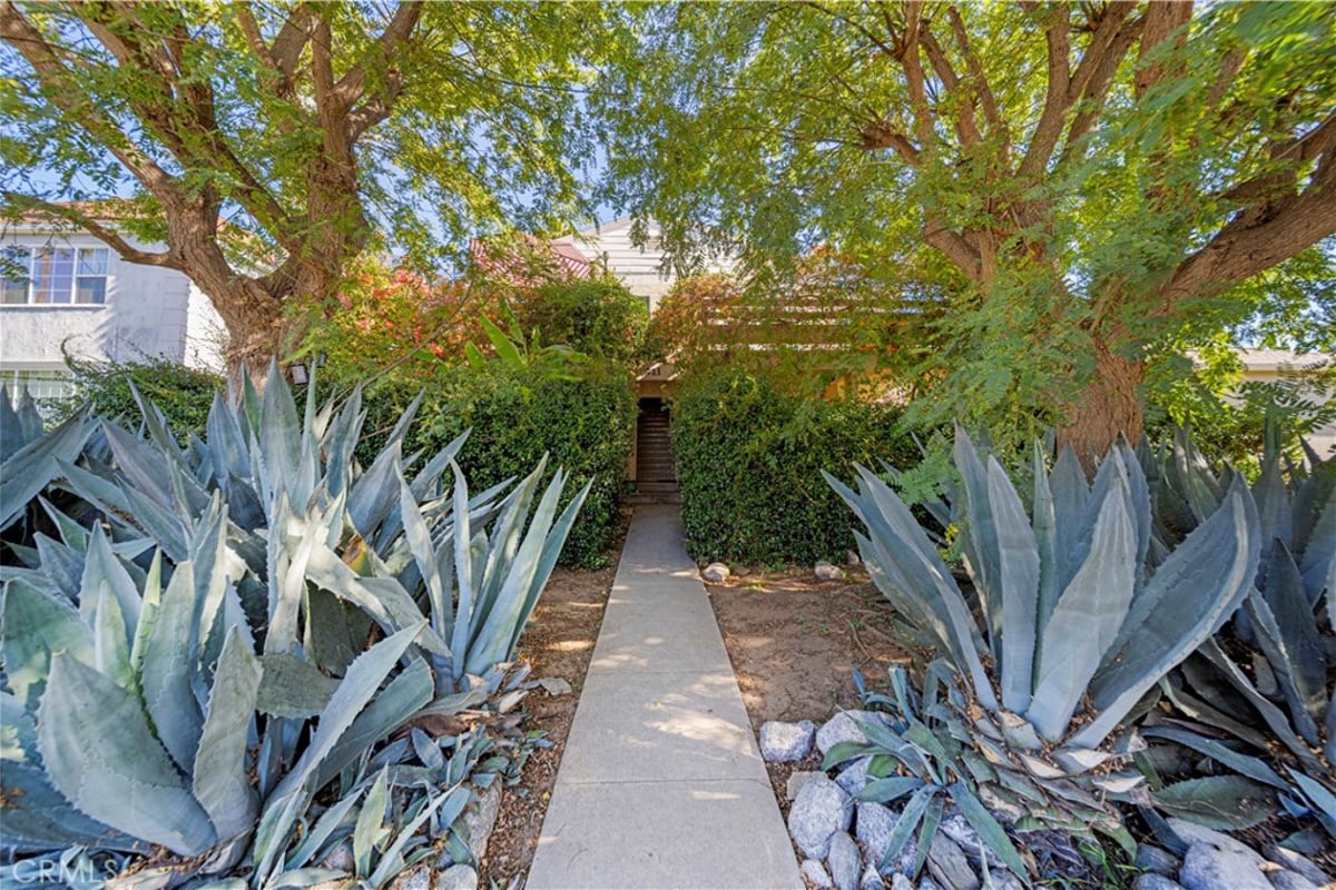911 21st Street B, Santa Monica, CA 90403 — photo 1 of 44