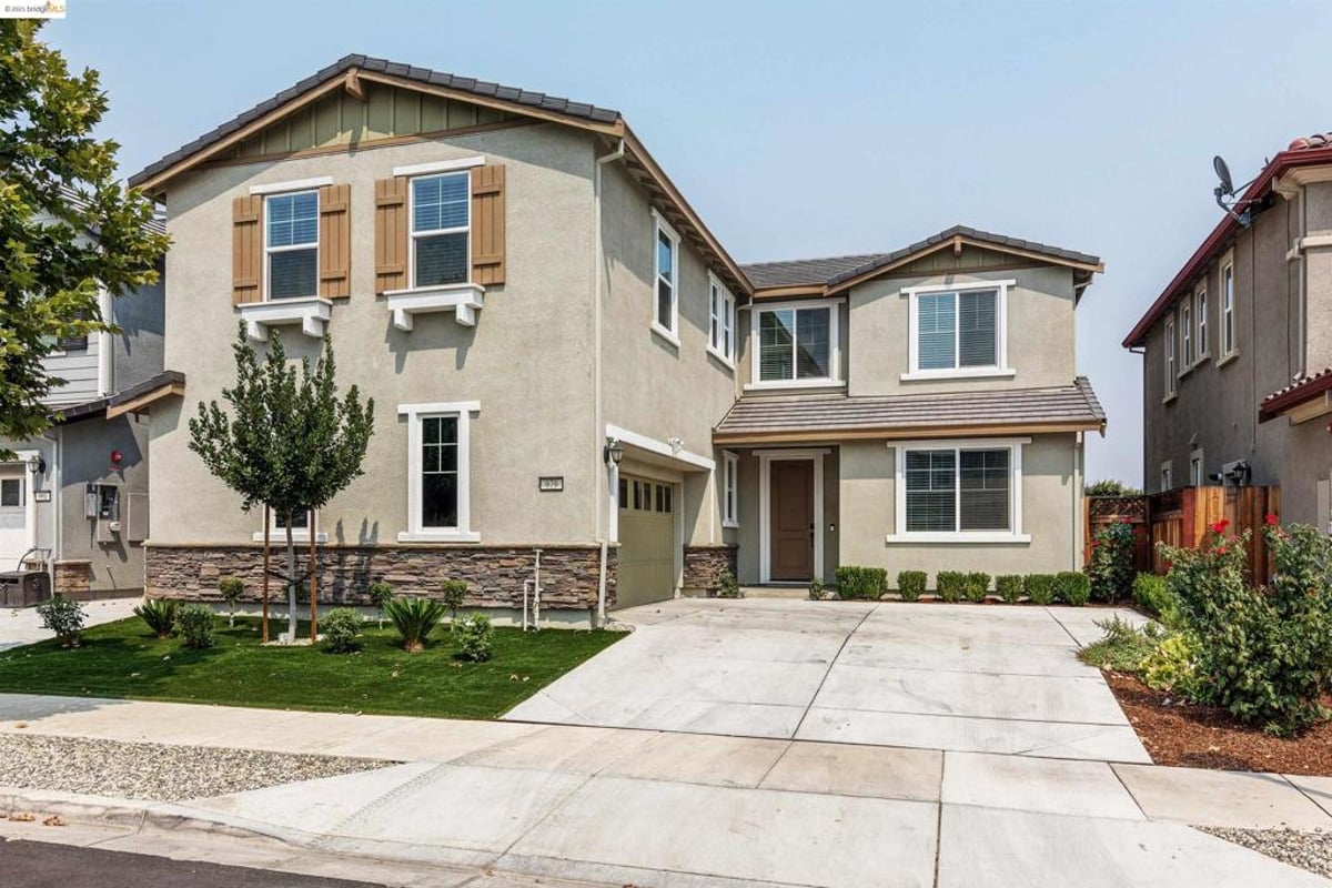 979 Princess Way, Brentwood, CA 94513 — photo 1 of 31