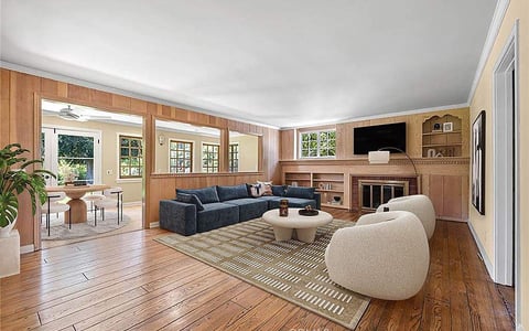 15454 Sutton Street, Sherman Oaks, CA 91403