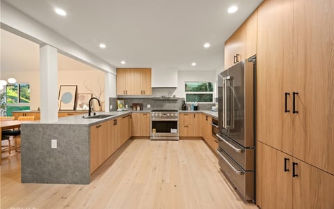 3947 Sumac Drive, Sherman Oaks, CA 91403