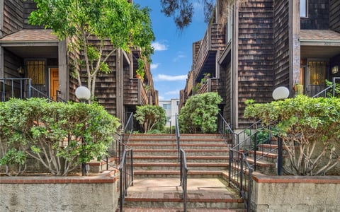 332 N 5th street, Burbank, CA 91501