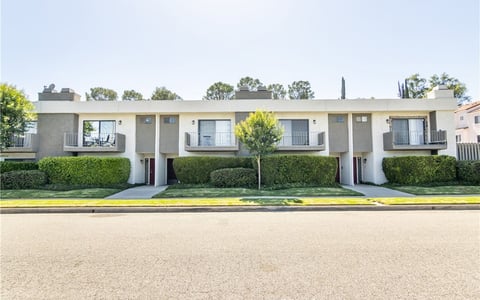 4327 Freedom 5, Calabasas, CA 91302